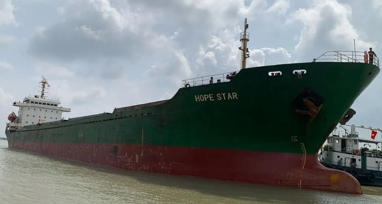 LINHAI HONGZHOU SHIPBU HOPE STAR ABT 18200 DWT ON 8.57 M DRAFT