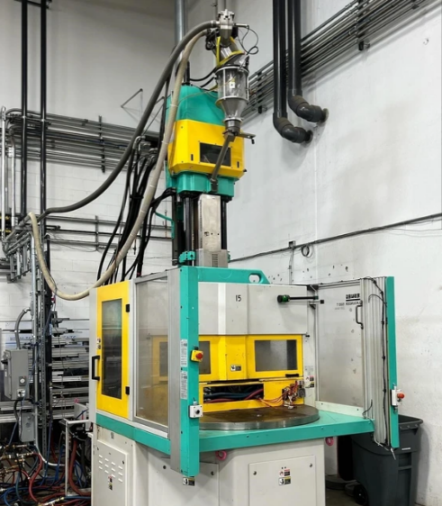 Arburg Vertical 1500T-2000-800 220 T