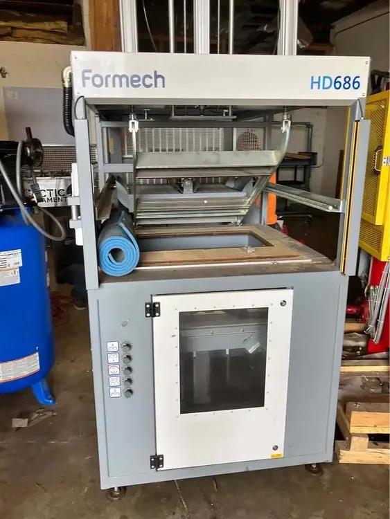 Formech TF 686 vacuum former