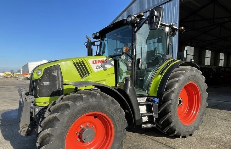 Claas Arion 440 Tractor