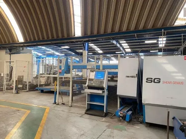 Finn Power SG-6 SHEAR GENIUS Tonnage 30 T