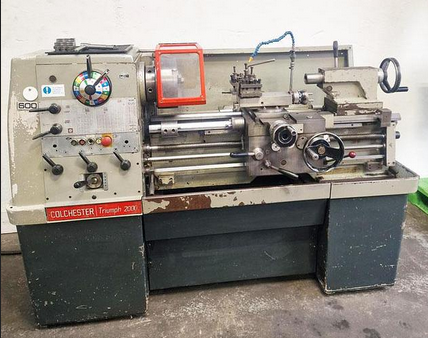 Colchester, Triumph GAP BED CENTRE LATHE 2000 rpm 2000 15" x 30"