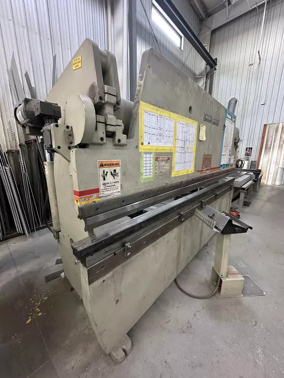 Accurpress 713012 130 tons