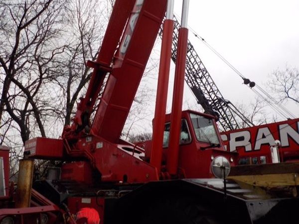 Grove Crane RT 735 35 Ton