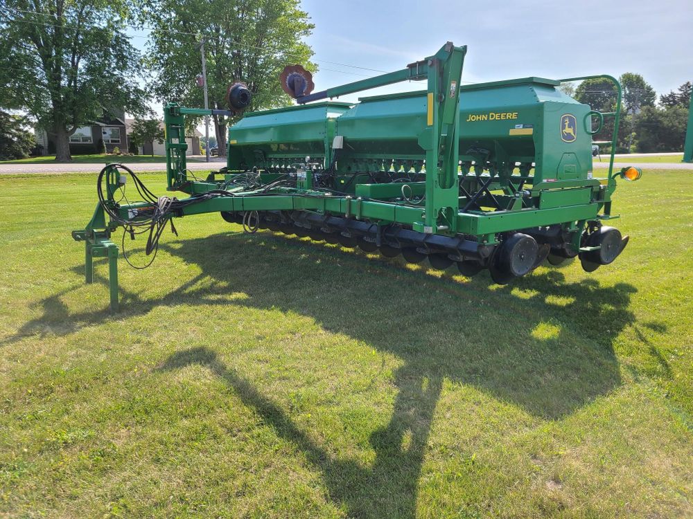 John Deere 1590 Drills and Air Seeders