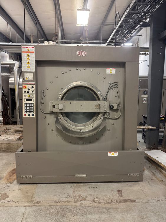 Milnor 48040F7N 275 Lb. Open Pocket Washer Extractor