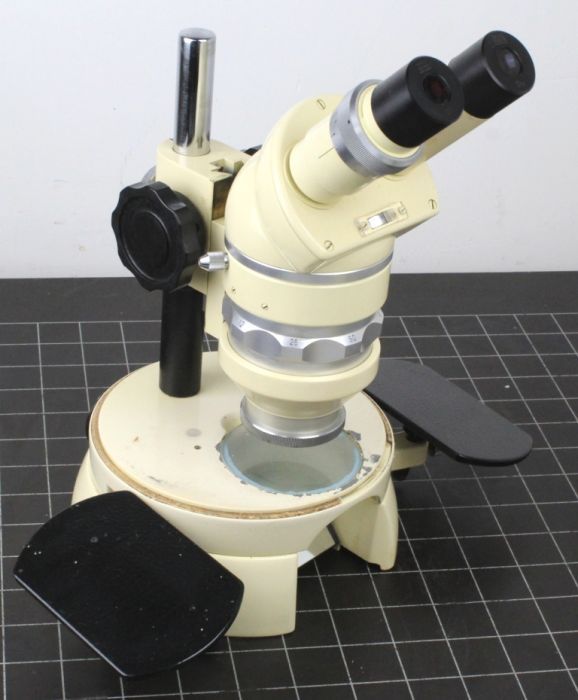 Wild M5 Stereomicroscope on transmitted-light stand