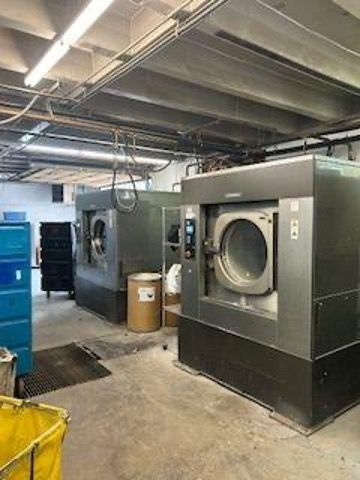 Girbau HS-6110 255lb. Tilting Washer Extractor