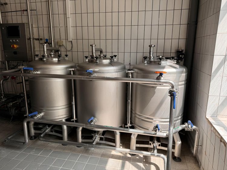 Schneider 3x500 ltr   CIP system