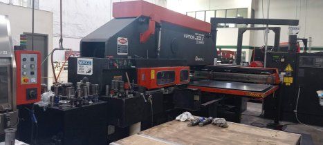 Amada VIPROS 357 QUEEN,FANUC 18P 33 TON