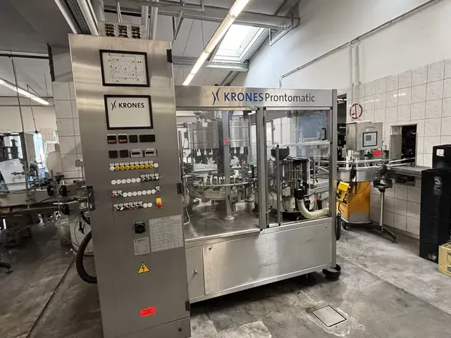 Krones Prontomatic 720 - 15 Cold Glue Labeler