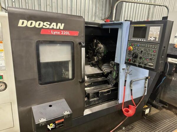 Doosan Fanuc “i” Series CNC Control 4000 RPM Lynx 220LC 3 Axis