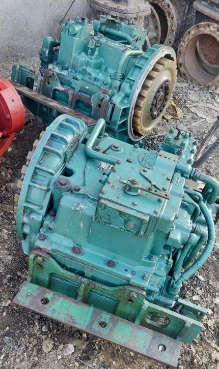 4 Twin Disc, ZF Marine BW255 and MG 518-1