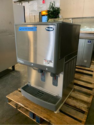 Follett Counter Top Water and Ice Machine