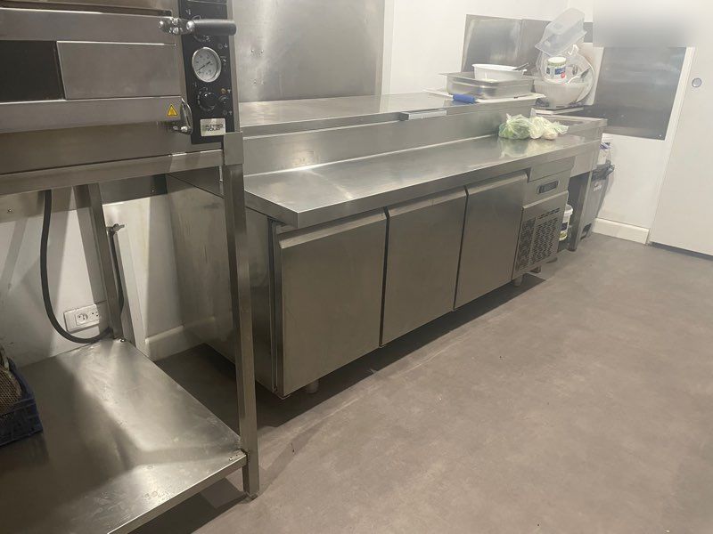 Complete equipment for pizzeria