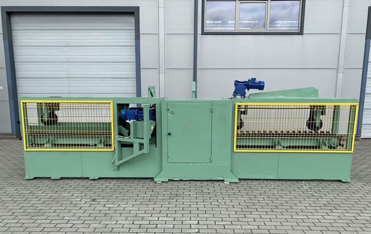 TT5/500/320/G Disc saw with infeed and outfeed table