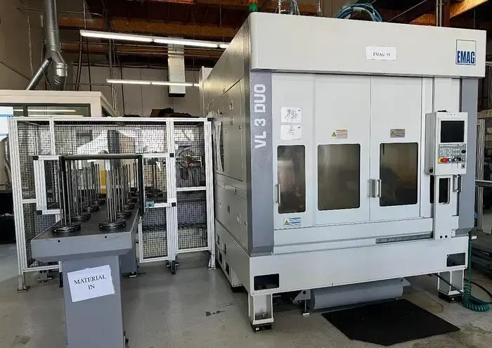 Emag Fanuc control 5200 rpm VL 3 DUO 2 Axis