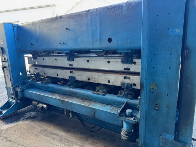 Dilo finishing needle loom