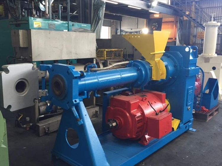 NRM Cold Feed Extruder