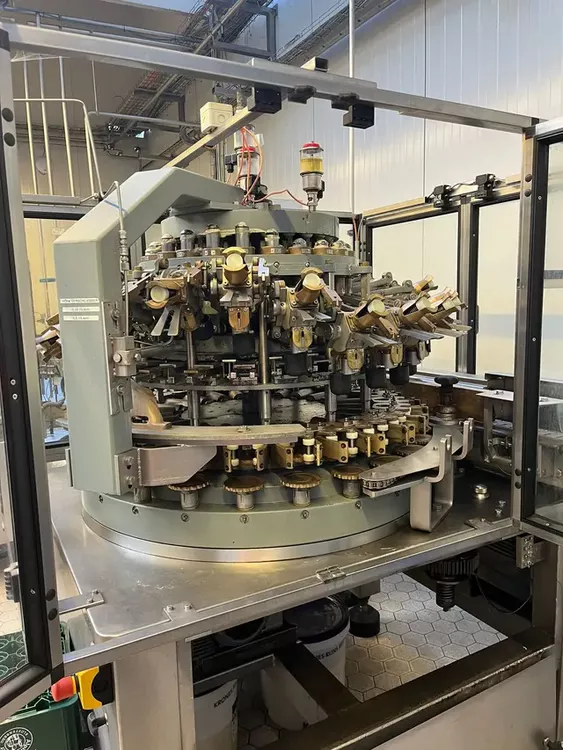 Kleindienst BVM24 Swing-Top Closing Machine