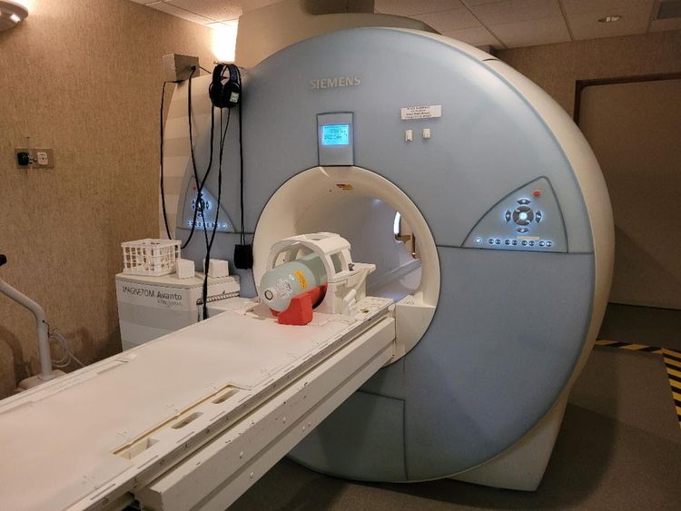 Siemens Avanto 1.5T , 18CH MRI