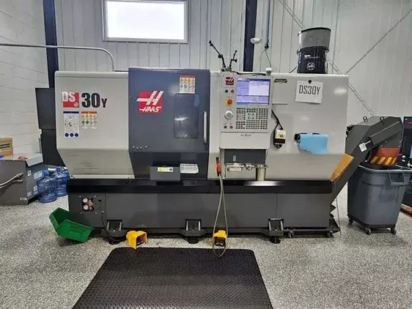 Haas Macros 4,000 RPM main spindle DS-30Y 2 Axis