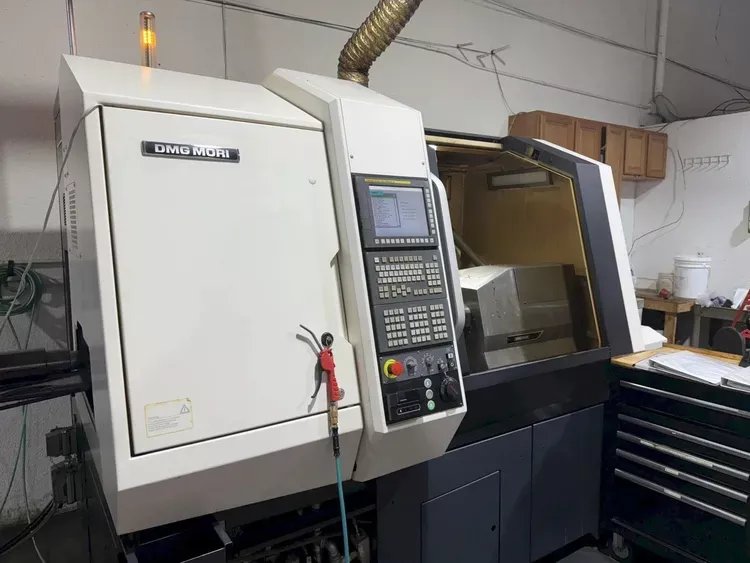 DMG FANUC 32i-B Plus 8,500 rpm MORI SPRINT 32/8 6 Axis