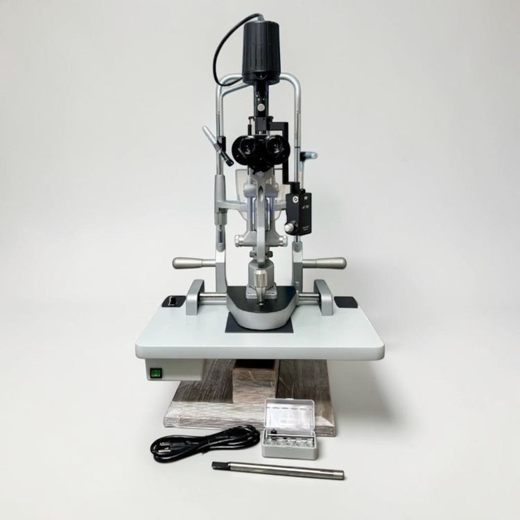 Haag Streit BM 900 LED Slit Lamp