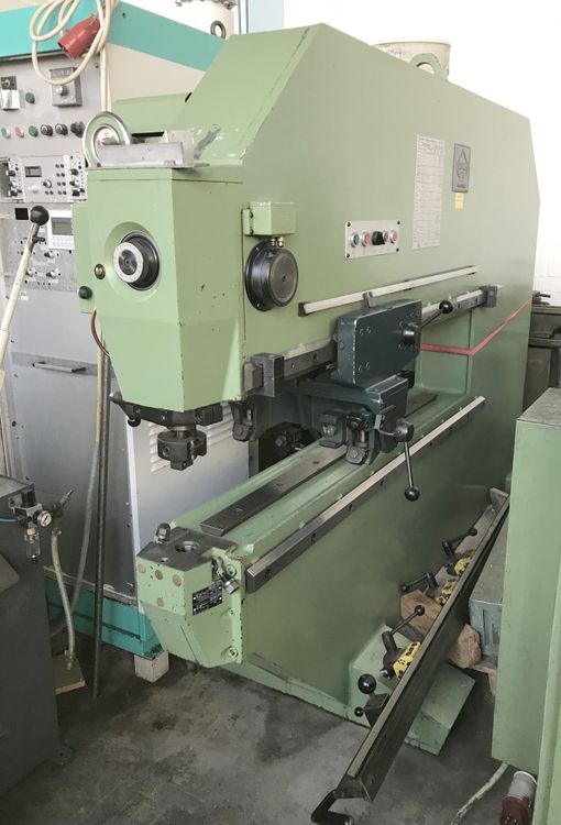 Trumpf CN 701 Copy and coordinate nibbling machine