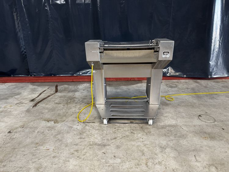 Maja EVM 4006 Skinning Machine