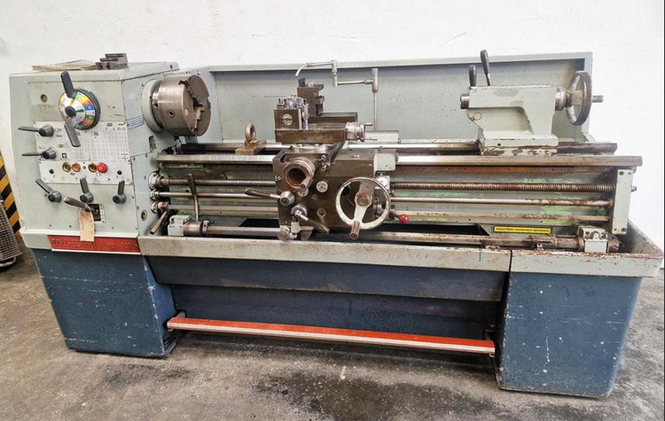 Colchester GAP BED CENTRE LATHE 2000 rpm (16 speeds) TRIUMPH 2000 15" x 50"