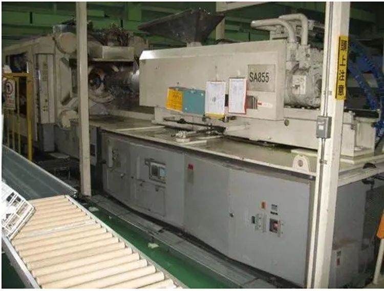 JSW Injection Molding Machine 650 T