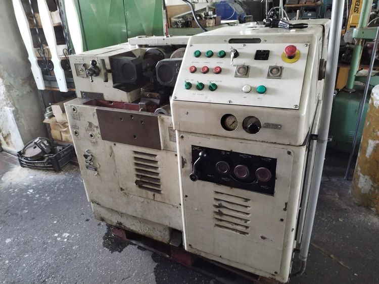 VEB VEB Wema Bad Duben DDR UPW 12,5 Thread rolling machines