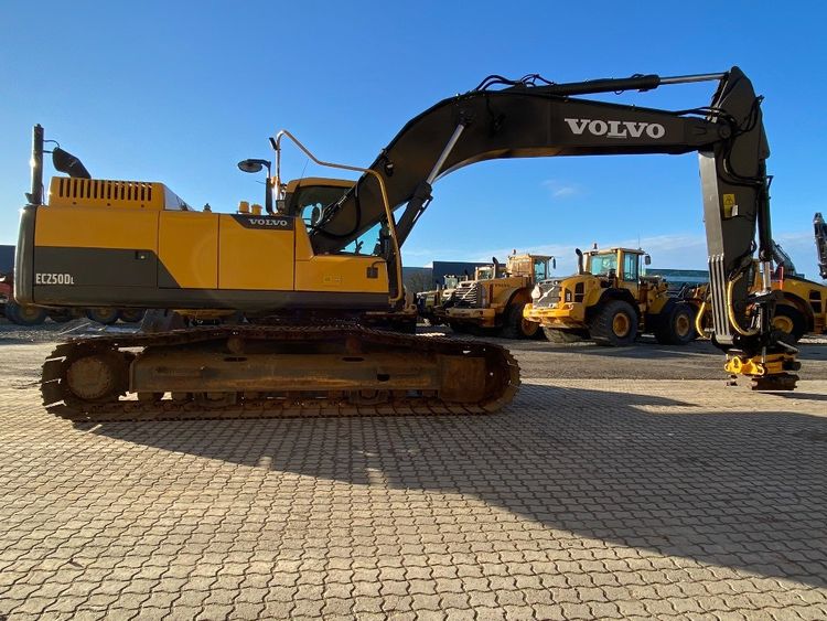Volvo EC 250 D L Tracked Excavator