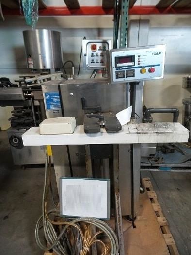 Pillar Foiler 2220-R Induction Cap Sealer