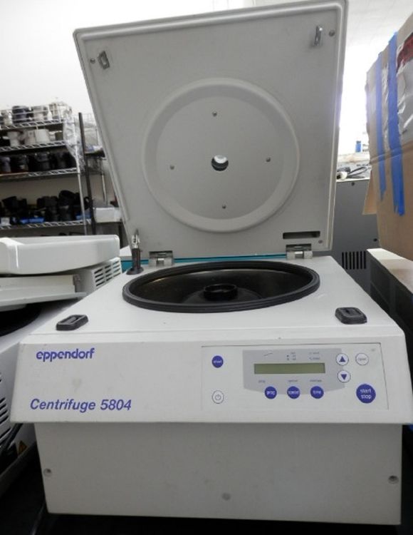 Eppendorf 5804 Centrifuge