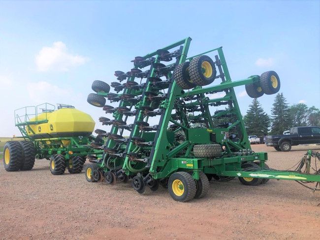 John Deere 1895 Air Seeder