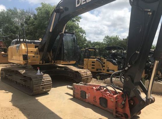 John Deere 250G LC Excavator