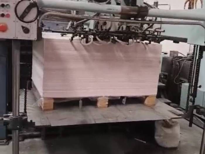 Planeta P 27 2 142 x 102 cm