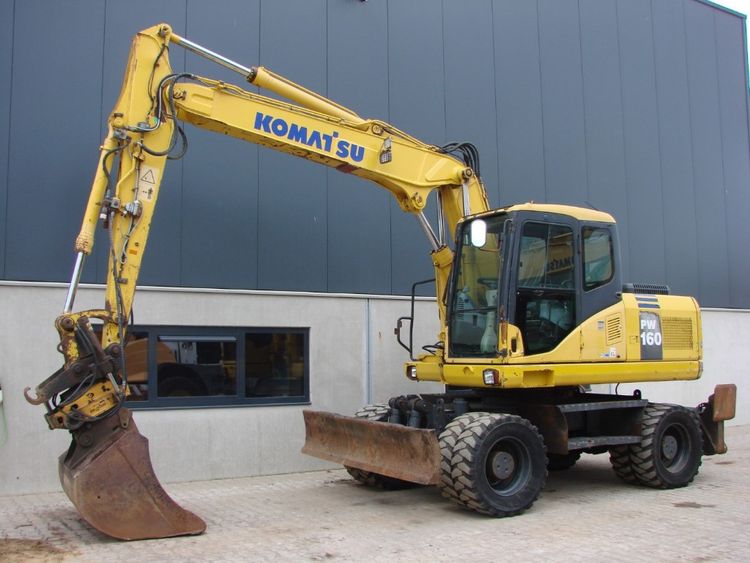 komatsu-pw-160-7k-mobile-excavator