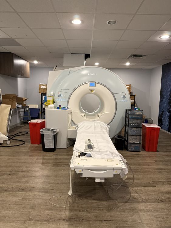 Siemens Verio 18CH MRI