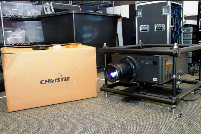 Christie ROADSTER HD10K-M - W/ HD LENS & ROAD CAGE