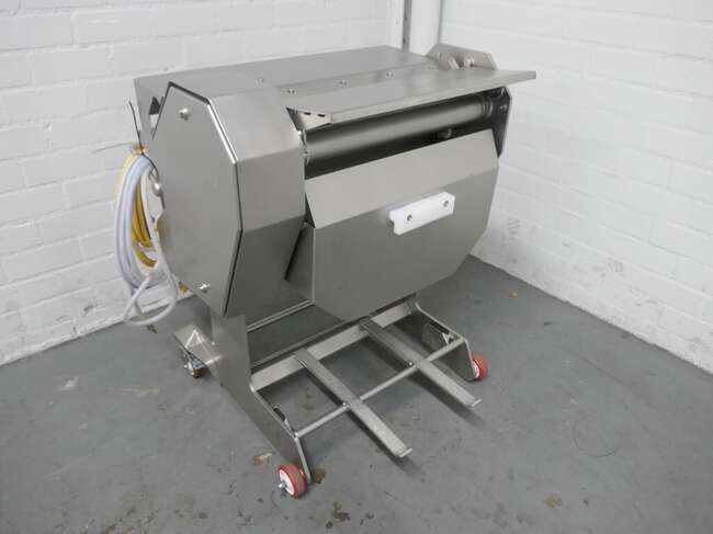 Townsend SK11-320 skinning machine