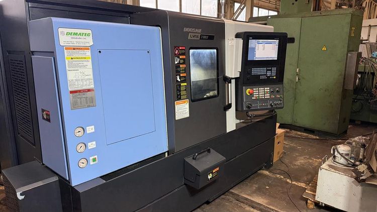 Doosan Siemens Sinumerik 829D 6000 rpm LYNX 2100LY 3 Axis
