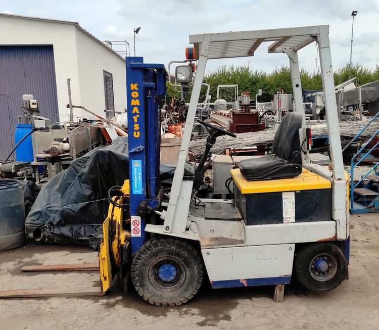 Komatsu FB15-5 ELECTRIC LIFT TRUCK WITH PALLET BOX TIPPER 1500 kg