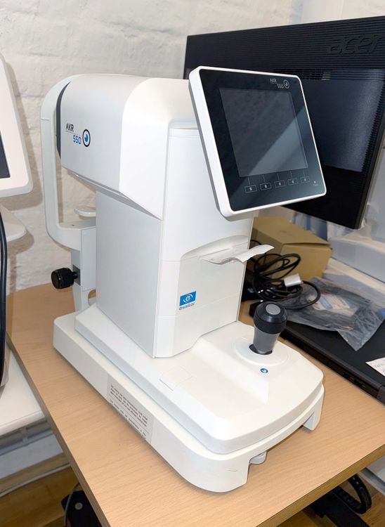 Essilor AKR 550