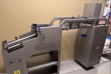 CHOCOLATE WORLD M1800 type HML240S Chocolate Moulding Line