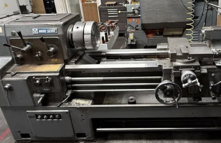 Mori Seiki ENGINE LATHE 1350 RPM MR-1500