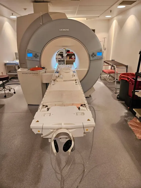 Siemens Espree 1.5T MRI System