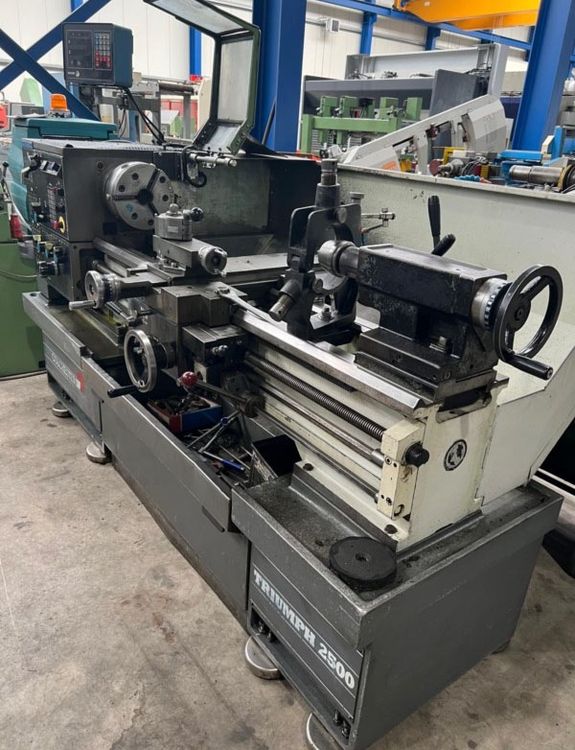 Colchester ENGINE LATHE 2500 U/min Triumph 2500